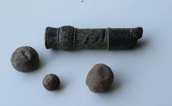Das Fragment einer Handbüchse wurde 2023 in Kletzke entdeckt. Bildnachweis Landkreis Prignitz